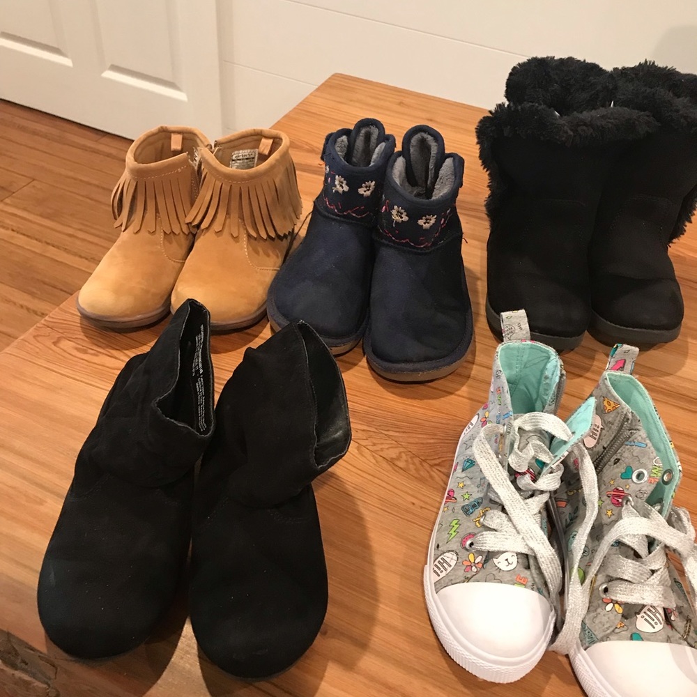 Lot of girls size toddler 10 boots and shoes.
